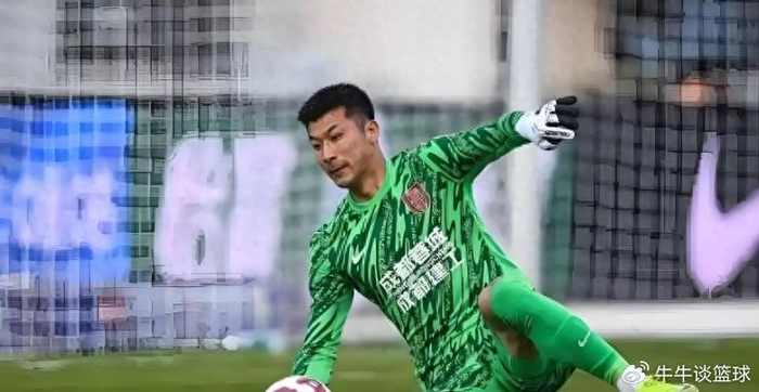 意外！刘殿座为何能力压蹇韬坐稳成都蓉城主力，背后原因找到了|中超|英博|李国旭|大连|球迷_新浪体育_新浪新闻